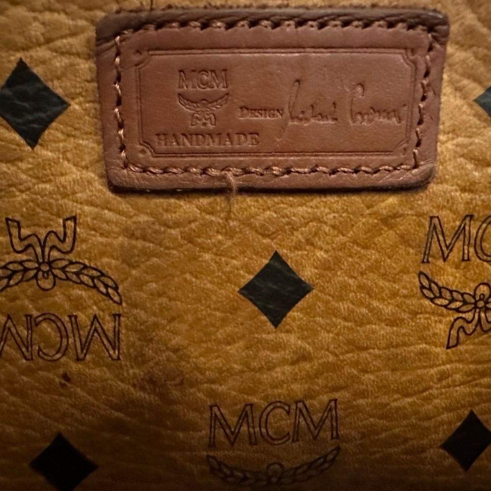 MCM long strap conyack zipper top Tote Bag inside pocket - Picture 15 of 15